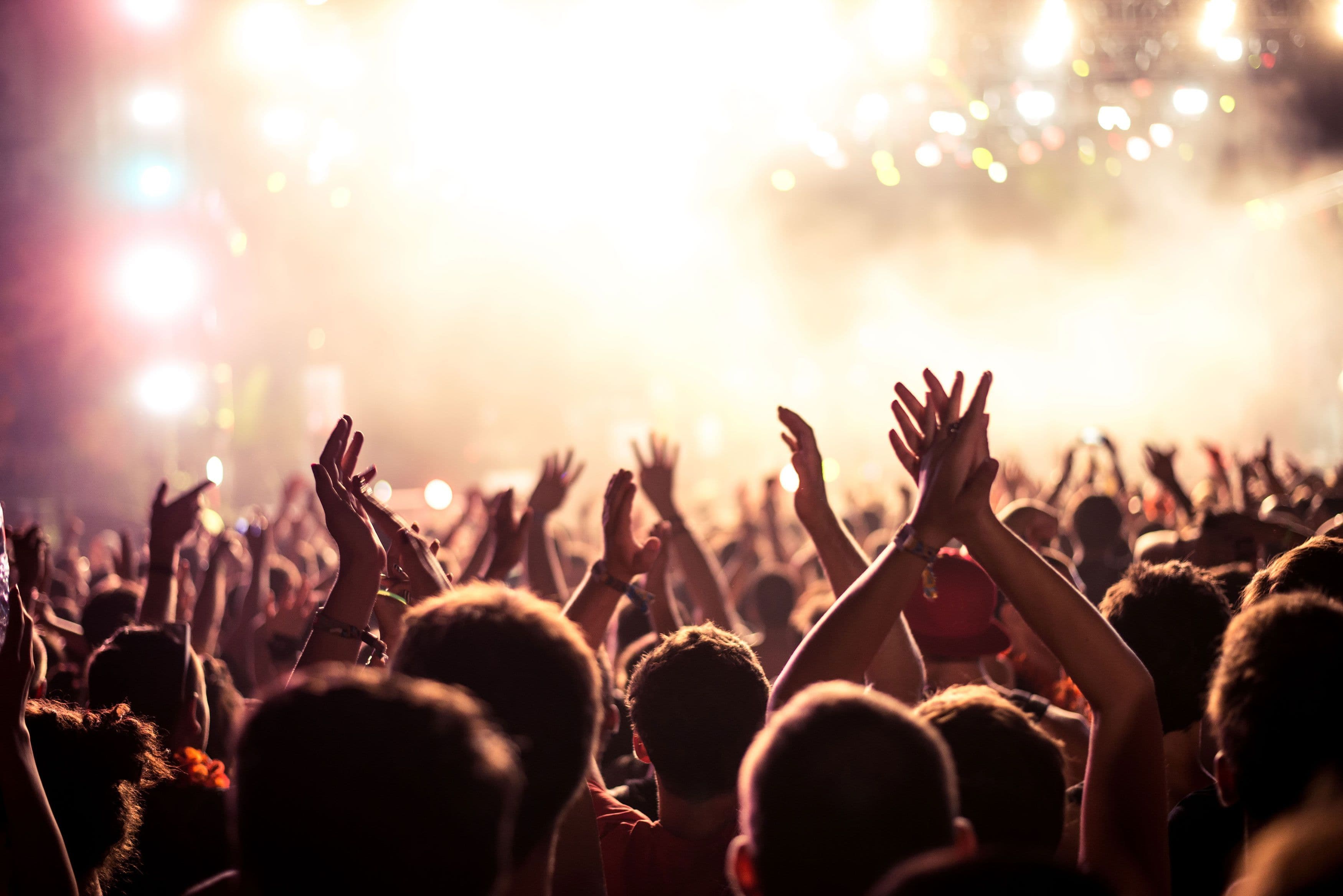 ¿Vas a un concierto? Esto es lo que cubre el seguro de responsabilidad civil que protege a los asistentes